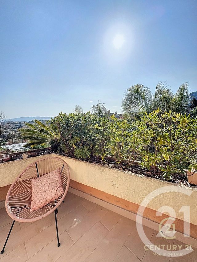 Appartement F3 &agrave; louer - 3 pi&egrave;ces - 98,47 m2 - Grasse - 06 - PROVENCE-ALPES-COTE-D-AZUR