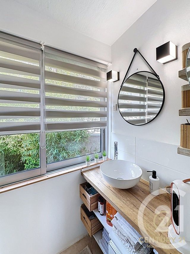 Appartement F3 &agrave; louer - 3 pi&egrave;ces - 98,47 m2 - Grasse - 06 - PROVENCE-ALPES-COTE-D-AZUR