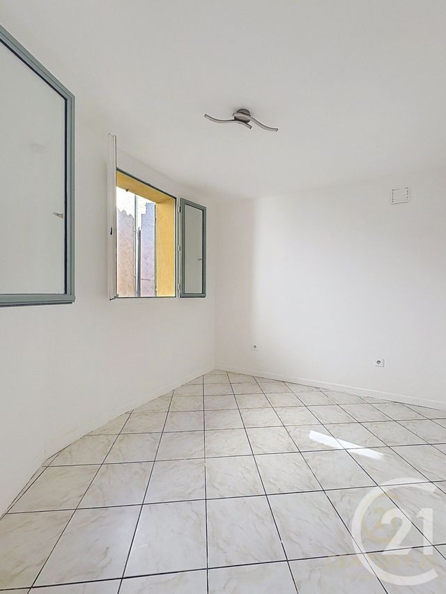 Appartement F2 bis &agrave; louer - 3 pi&egrave;ces - 58,14 m2 - Grasse - 06 - PROVENCE-ALPES-COTE-D-AZUR