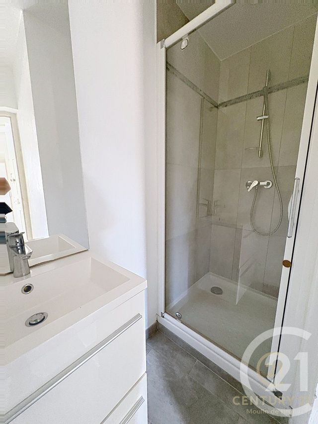Appartement F2 &agrave; louer - 2 pi&egrave;ces - 31,65 m2 - Grasse - 06 - PROVENCE-ALPES-COTE-D-AZUR