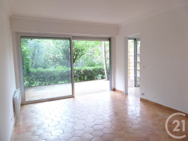 Appartement F1 &agrave; louer - 1 pi&egrave;ce - 27,52 m2 - Grasse - 06 - PROVENCE-ALPES-COTE-D-AZUR