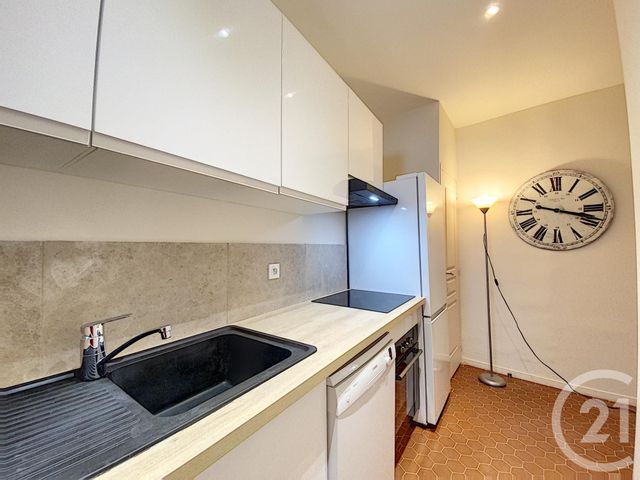 Appartement F3 &agrave; louer - 3 pi&egrave;ces - 72,02 m2 - Grasse - 06 - PROVENCE-ALPES-COTE-D-AZUR