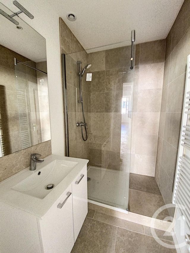 Appartement F3 &agrave; louer - 3 pi&egrave;ces - 72,02 m2 - Grasse - 06 - PROVENCE-ALPES-COTE-D-AZUR