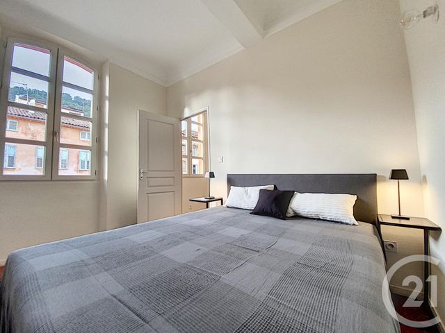 Appartement F3 &agrave; louer - 3 pi&egrave;ces - 72,02 m2 - Grasse - 06 - PROVENCE-ALPES-COTE-D-AZUR