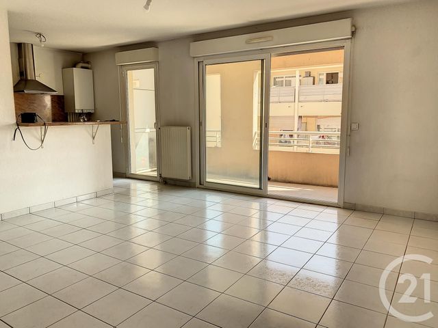 Appartement F3 &agrave; louer - 3 pi&egrave;ces - 60,80 m2 - Grasse - 06 - PROVENCE-ALPES-COTE-D-AZUR
