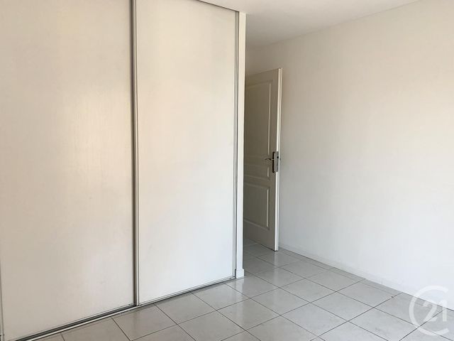 Appartement F3 &agrave; louer - 3 pi&egrave;ces - 60,80 m2 - Grasse - 06 - PROVENCE-ALPES-COTE-D-AZUR