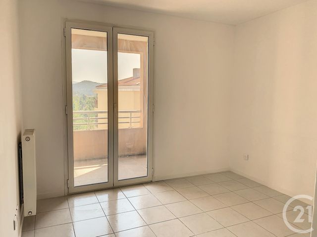 Appartement F3 &agrave; louer - 3 pi&egrave;ces - 60,80 m2 - Grasse - 06 - PROVENCE-ALPES-COTE-D-AZUR