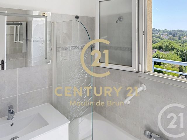Appartement F3 &agrave; louer - 3 pi&egrave;ces - 55,60 m2 - Peymeinade - 06 - PROVENCE-ALPES-COTE-D-AZUR