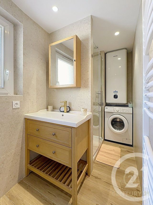 Appartement F3 &agrave; louer - 3 pi&egrave;ces - 56,30 m2 - Grasse - 06 - PROVENCE-ALPES-COTE-D-AZUR