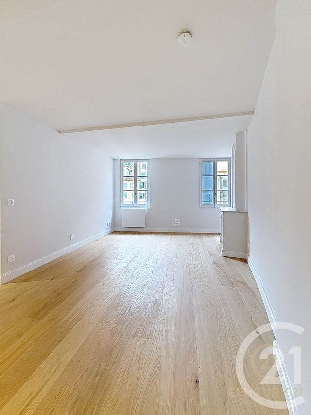 Appartement F3 &agrave; louer - 3 pi&egrave;ces - 53,40 m2 - Grasse - 06 - PROVENCE-ALPES-COTE-D-AZUR