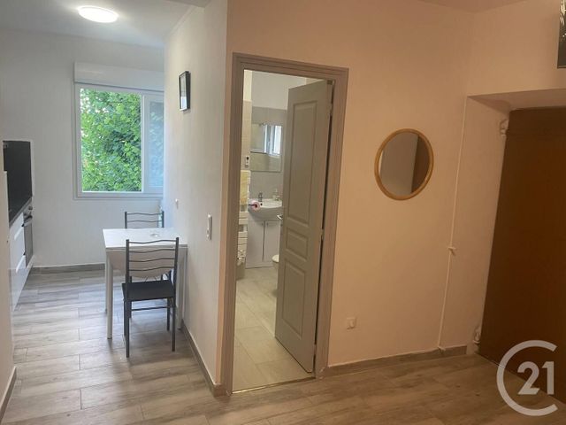 Appartement F1 &agrave; louer - 1 pi&egrave;ce - 22,27 m2 - Grasse - 06 - PROVENCE-ALPES-COTE-D-AZUR