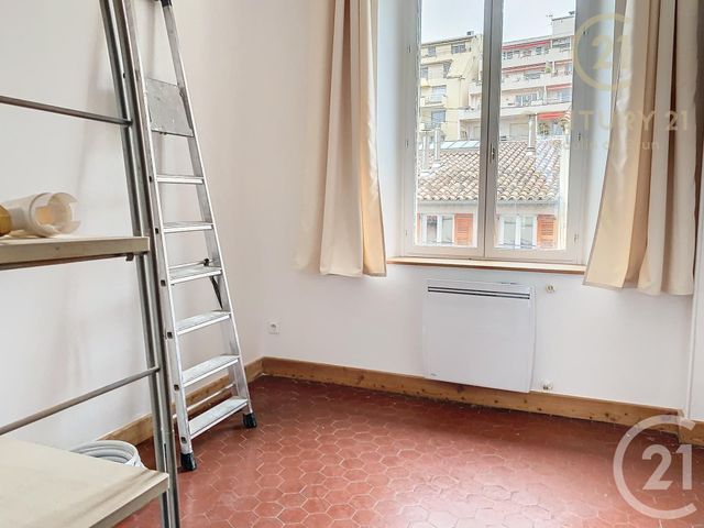 Appartement F3/4 &agrave; louer - 3 pi&egrave;ces - 78,29 m2 - Grasse - 06 - PROVENCE-ALPES-COTE-D-AZUR