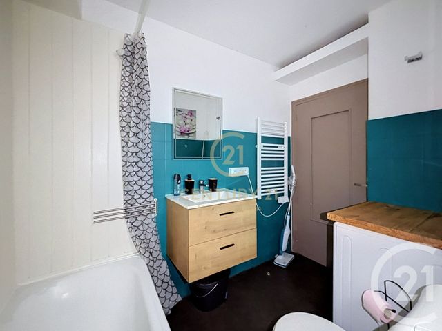 Appartement F3 &agrave; louer - 3 pi&egrave;ces - 45,75 m2 - Grasse - 06 - PROVENCE-ALPES-COTE-D-AZUR