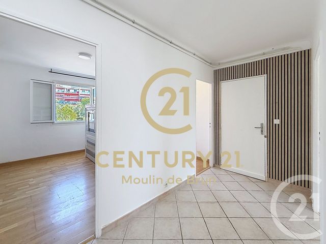 Appartement F4 &agrave; louer - 4 pi&egrave;ces - 67,85 m2 - Grasse - 06 - PROVENCE-ALPES-COTE-D-AZUR