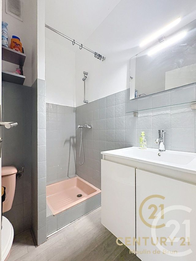 Appartement F1 &agrave; louer - 1 pi&egrave;ce - 21,41 m2 - Antibes - 06 - PROVENCE-ALPES-COTE-D-AZUR