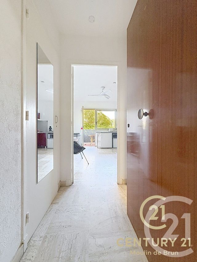 Appartement F1 &agrave; louer - 1 pi&egrave;ce - 21,41 m2 - Antibes - 06 - PROVENCE-ALPES-COTE-D-AZUR