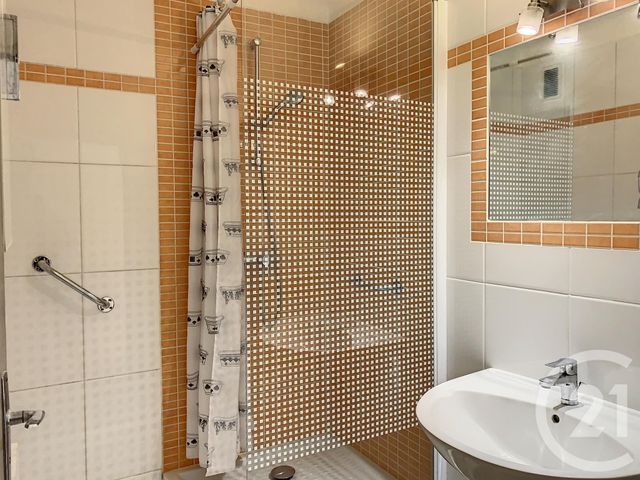 Appartement F3/4 &agrave; louer - 4 pi&egrave;ces - 65,03 m2 - Grasse - 06 - PROVENCE-ALPES-COTE-D-AZUR