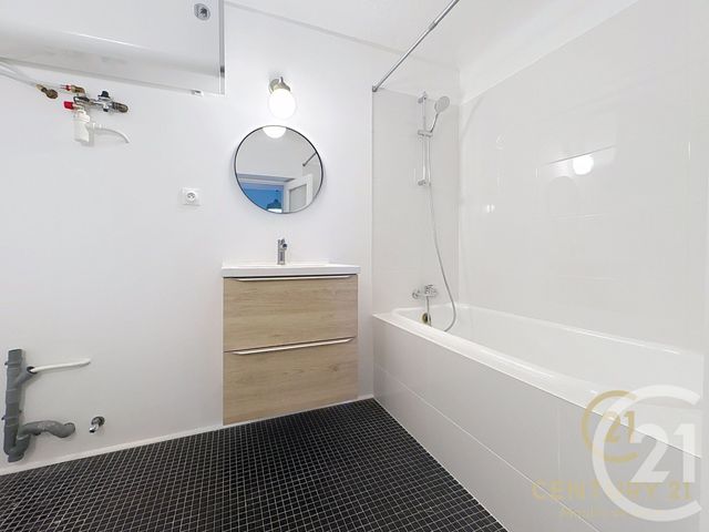 Appartement F2 &agrave; louer - 2 pi&egrave;ces - 42,77 m2 - Grasse - 06 - PROVENCE-ALPES-COTE-D-AZUR