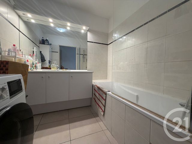 Appartement T3 &agrave; louer - 3 pi&egrave;ces - 60,08 m2 - Marseille - 13010 - PROVENCE-ALPES-COTE-D-AZUR