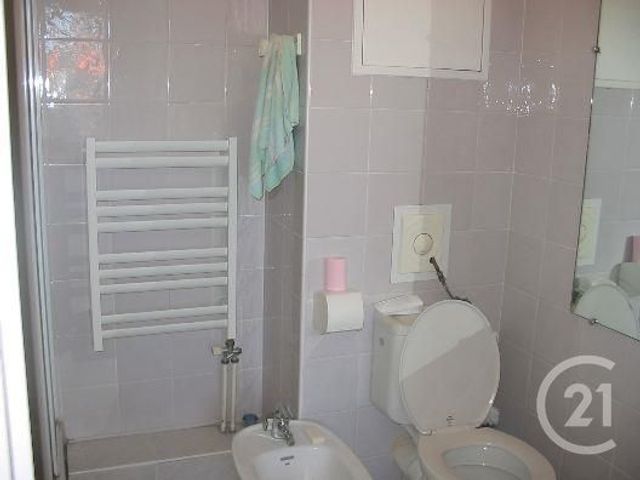 Appartement F2 &agrave; louer - 2 pi&egrave;ces - 25,74 m2 - Plan De Cuques - 13 - PROVENCE-ALPES-COTE-D-AZUR