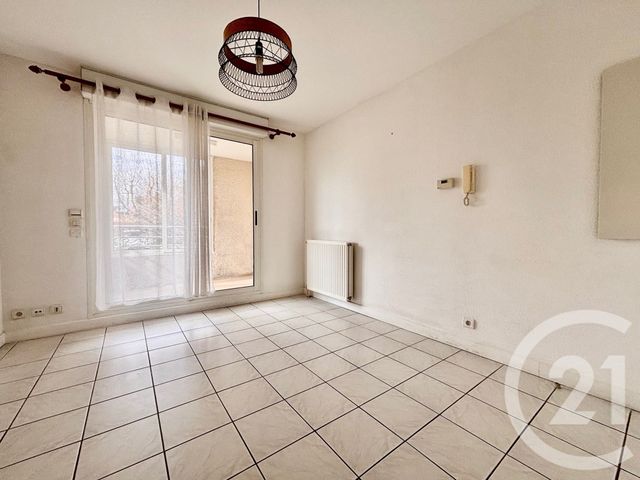 Appartement F2 &agrave; louer - 2 pi&egrave;ces - 25,74 m2 - Plan De Cuques - 13 - PROVENCE-ALPES-COTE-D-AZUR