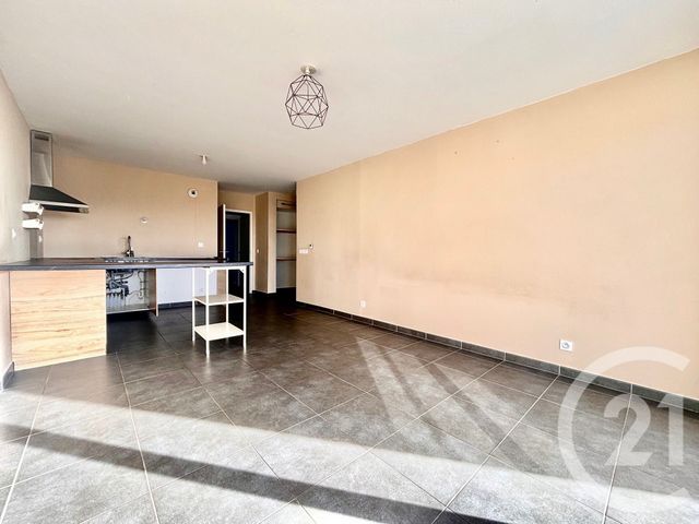 Appartement T4 &agrave; louer - 4 pi&egrave;ces - 74,71 m2 - Marseille - 13013 - PROVENCE-ALPES-COTE-D-AZUR