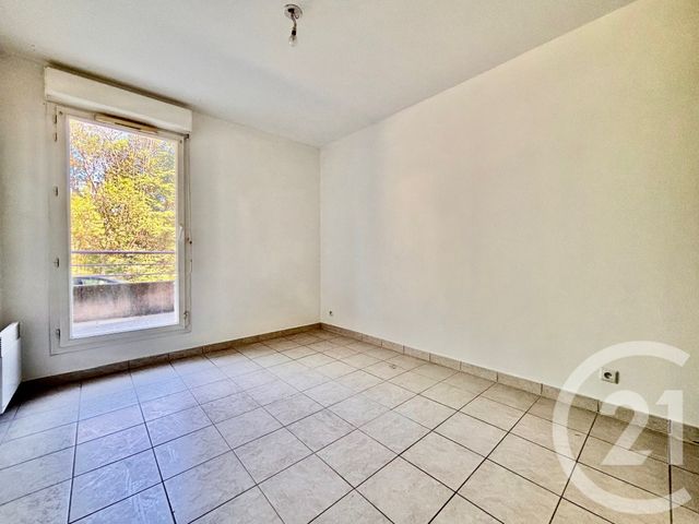 Appartement T4 &agrave; louer - 4 pi&egrave;ces - 84,38 m2 - Marseille - 13013 - PROVENCE-ALPES-COTE-D-AZUR