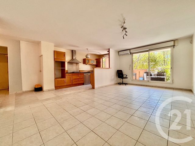 Appartement T4 &agrave; louer - 4 pi&egrave;ces - 84,38 m2 - Marseille - 13013 - PROVENCE-ALPES-COTE-D-AZUR