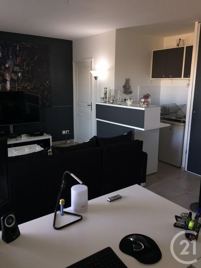 Appartement F1 &agrave; louer - 1 pi&egrave;ce - 30,20 m2 - Marseille - 13013 - PROVENCE-ALPES-COTE-D-AZUR