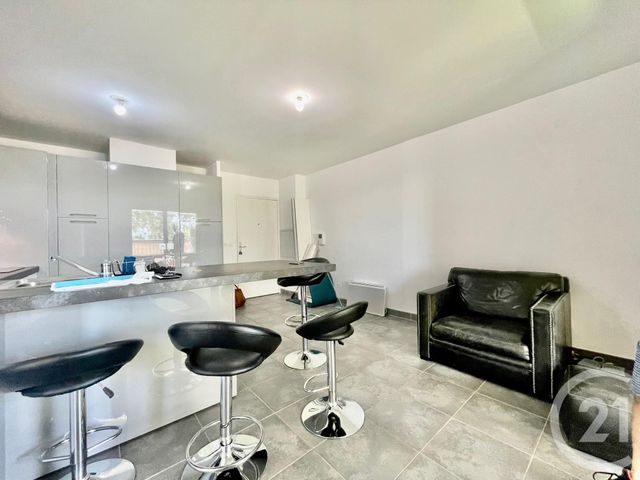 Appartement T2 &agrave; louer - 2 pi&egrave;ces - 42 m2 - Marseille - 13010 - PROVENCE-ALPES-COTE-D-AZUR