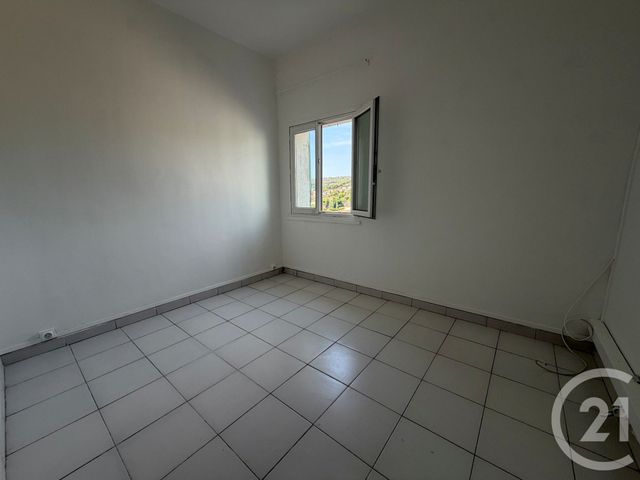 Appartement T4 &agrave; louer - 4 pi&egrave;ces - 77,79 m2 - Marseille - 13013 - PROVENCE-ALPES-COTE-D-AZUR