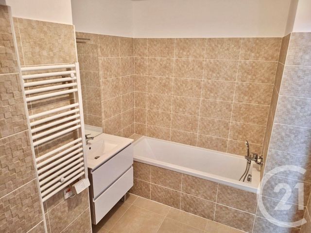 Appartement T2 &agrave; louer - 2 pi&egrave;ces - 41,60 m2 - Marseille - 13013 - PROVENCE-ALPES-COTE-D-AZUR