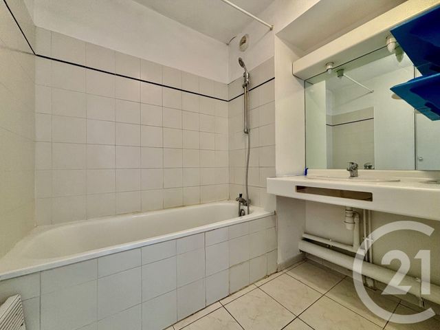 Appartement T2 &agrave; louer - 2 pi&egrave;ces - 47,83 m2 - Marseille - 13009 - PROVENCE-ALPES-COTE-D-AZUR