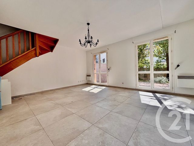 Maison &agrave; louer - 4 pi&egrave;ces - 76,54 m2 - Marseille - 13011 - PROVENCE-ALPES-COTE-D-AZUR