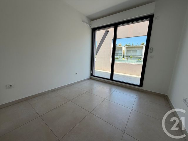 Appartement T3 &agrave; louer - 3 pi&egrave;ces - 71,47 m2 - Marseille - 13002 - PROVENCE-ALPES-COTE-D-AZUR