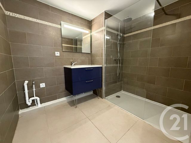 Appartement T3 &agrave; louer - 3 pi&egrave;ces - 71,47 m2 - Marseille - 13002 - PROVENCE-ALPES-COTE-D-AZUR