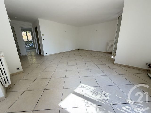 Appartement T3 &agrave; louer - 3 pi&egrave;ces - 68,01 m2 - Marseille - 13013 - PROVENCE-ALPES-COTE-D-AZUR