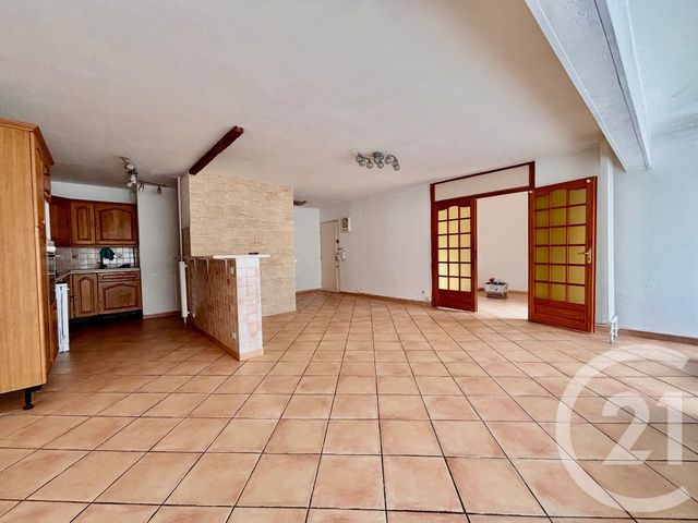 Appartement T4 &agrave; louer - 4 pi&egrave;ces - 89,88 m2 - Plan De Cuques - 13 - PROVENCE-ALPES-COTE-D-AZUR