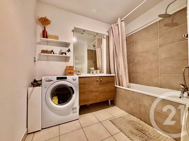 Appartement T3 &agrave; louer - 3 pi&egrave;ces - 64,34 m2 - Marseille - 13013 - PROVENCE-ALPES-COTE-D-AZUR