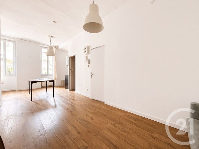 Appartement T2 &agrave; louer - 2 pi&egrave;ces - 45 m2 - Marseille - 13006 - PROVENCE-ALPES-COTE-D-AZUR