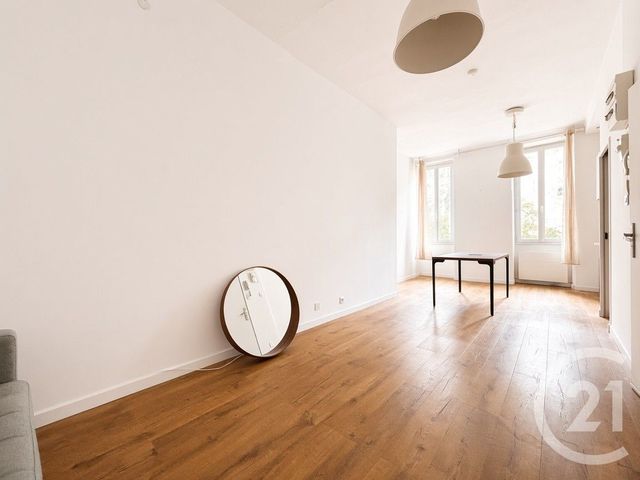 Appartement T2 &agrave; louer - 2 pi&egrave;ces - 45 m2 - Marseille - 13006 - PROVENCE-ALPES-COTE-D-AZUR