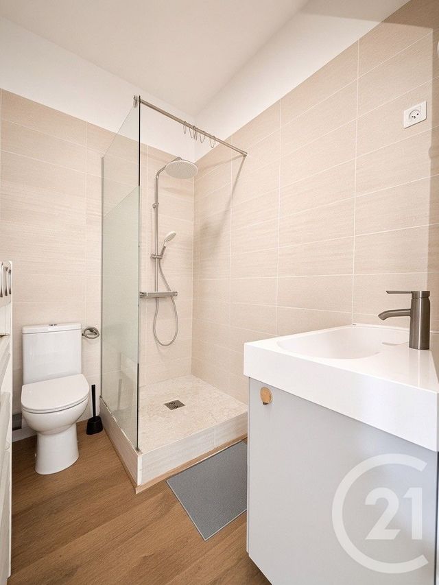 Appartement T2 &agrave; louer - 2 pi&egrave;ces - 45 m2 - Marseille - 13006 - PROVENCE-ALPES-COTE-D-AZUR