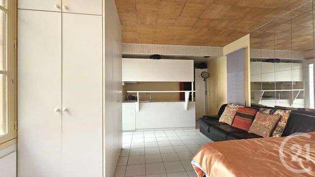 Appartement Studio à vendre - 1 pièce - 22,57 m2 - Paris - 75018 - ILE-DE-FRANCE