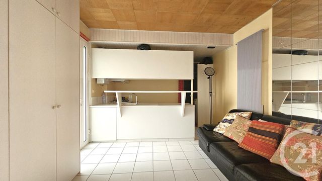 Appartement Studio à vendre - 1 pièce - 22,57 m2 - Paris - 75018 - ILE-DE-FRANCE