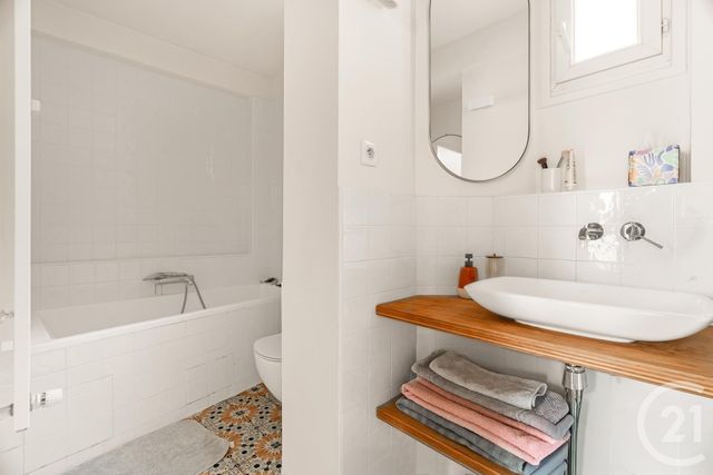 Appartement F5 &agrave; vendre - 5 pi&egrave;ces - 128,71 m2 - Paris - 75018 - ILE-DE-FRANCE