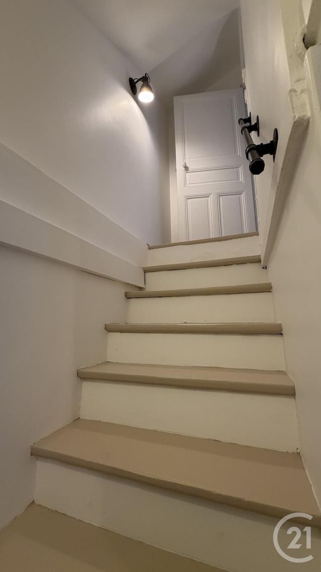 Appartement Duplex &agrave; louer - 3 pi&egrave;ces - 62,60 m2 - Paris - 75018 - ILE-DE-FRANCE