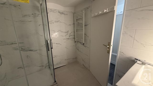 Appartement Duplex &agrave; louer - 3 pi&egrave;ces - 62,60 m2 - Paris - 75018 - ILE-DE-FRANCE