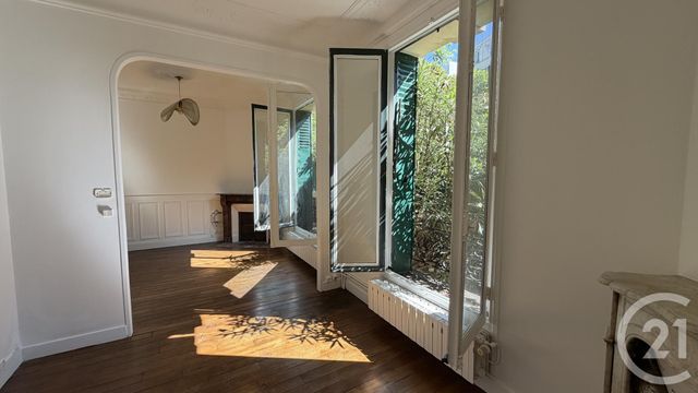 Appartement Duplex &agrave; louer - 3 pi&egrave;ces - 62,60 m2 - Paris - 75018 - ILE-DE-FRANCE