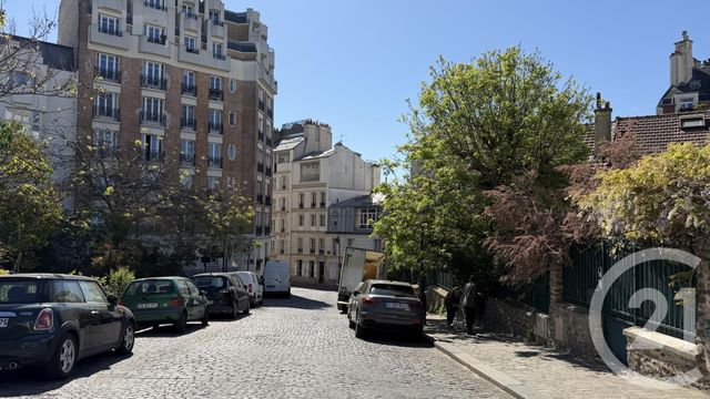 Appartement Duplex &agrave; louer - 3 pi&egrave;ces - 62,60 m2 - Paris - 75018 - ILE-DE-FRANCE