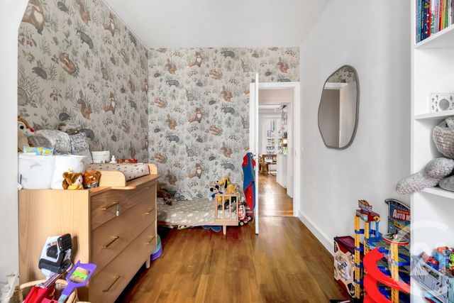 Appartement 3/4 pièces &agrave; vendre - 4 pi&egrave;ces - 62 m2 - Paris - 75018 - ILE-DE-FRANCE